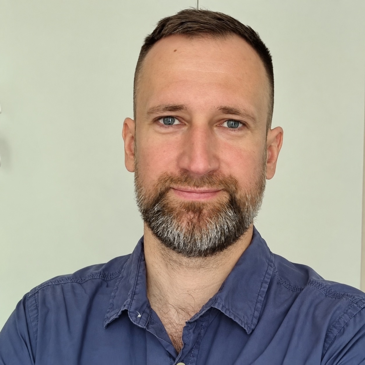Headshot of Pavel Khmelinsky